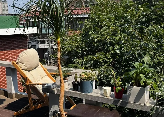 Itaewon Female Only Living With Host ホームステイ