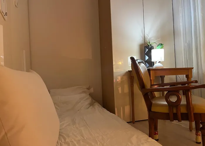 Itaewon Female Only Living With Host ホームステイ *